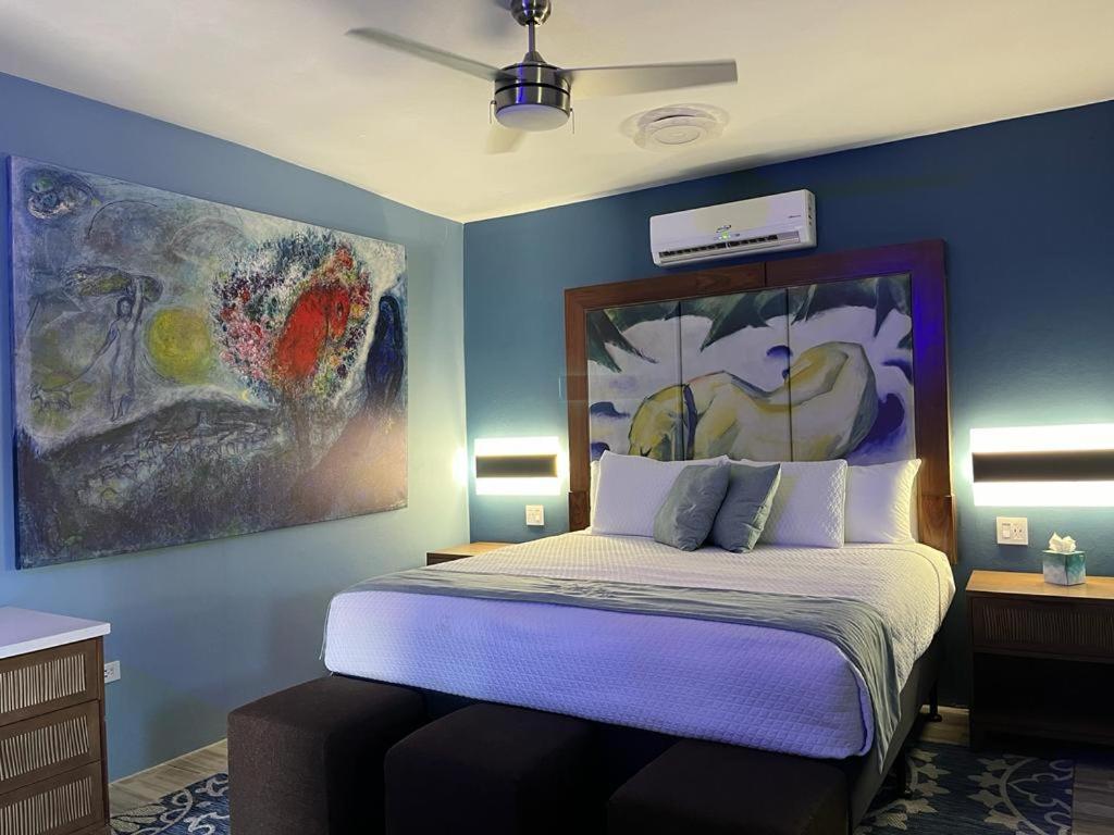 Old Crow Hotel And Suites В'єкес Екстер'єр фото